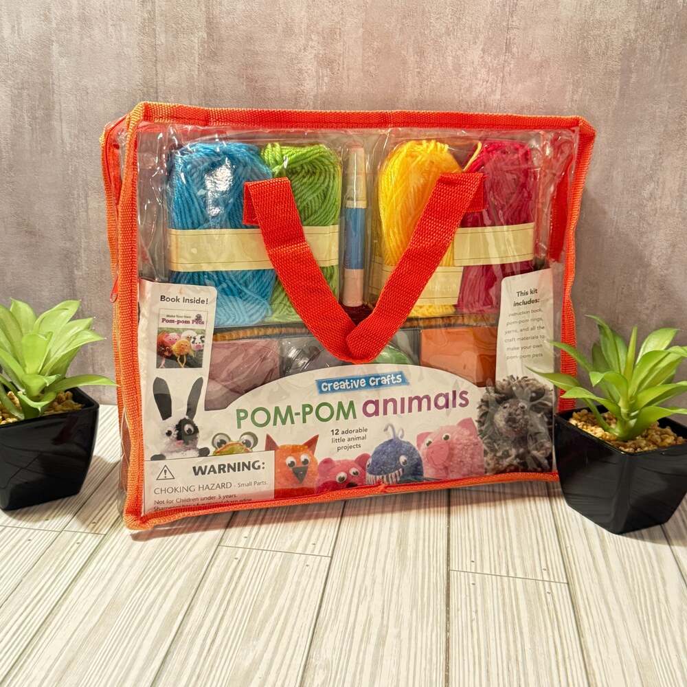 NEW Creative Crafts Pom-Pom Animals Kit 12 Projects SpiceBox Yarn Craft Set 2013